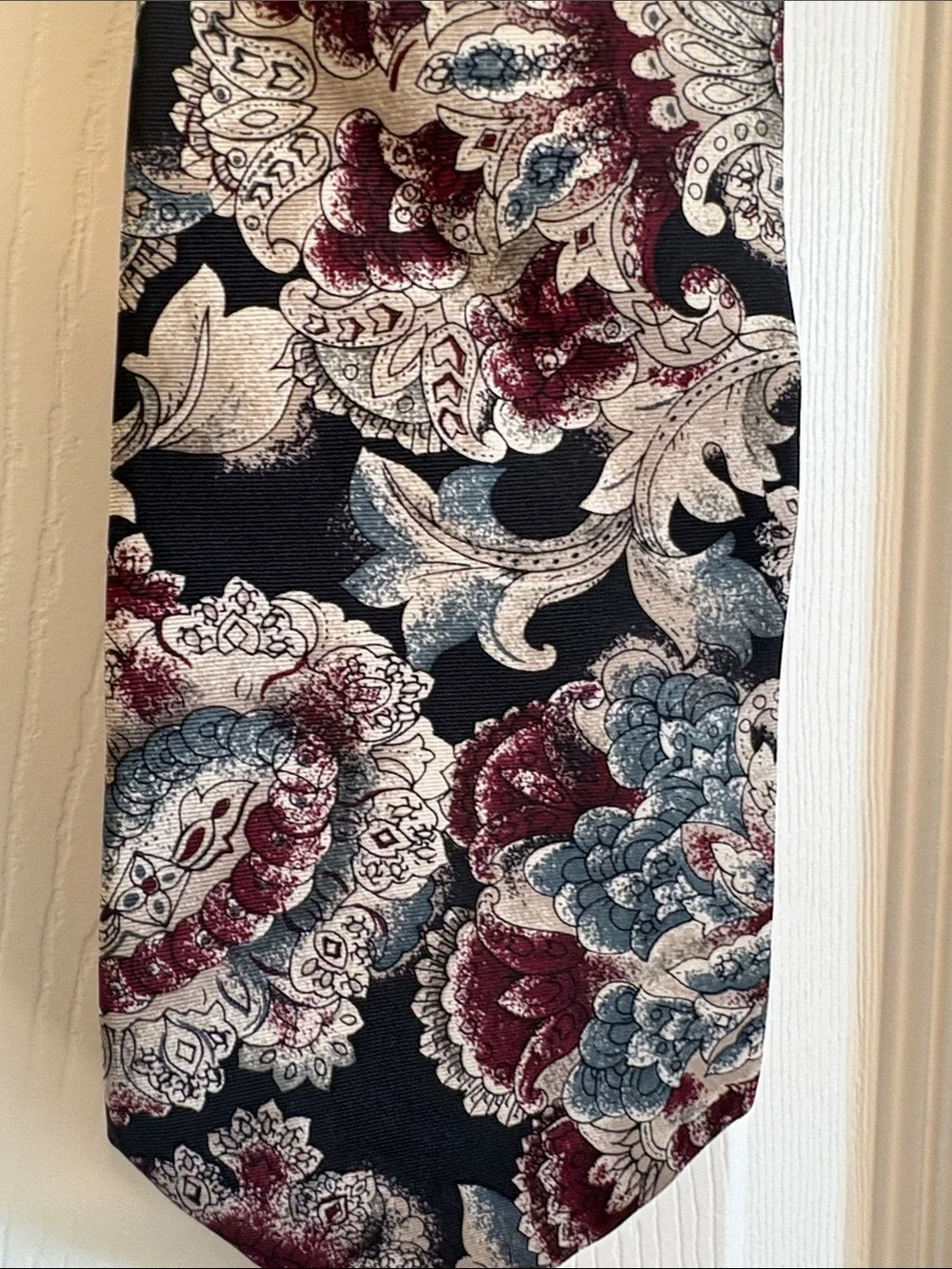 Hunting Horn Discontinued Paisley Floral Tie in Black, Burgundy & Blue 100% Silk